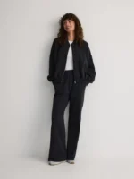 Utsvängda joggingbyxor -mörkgrå